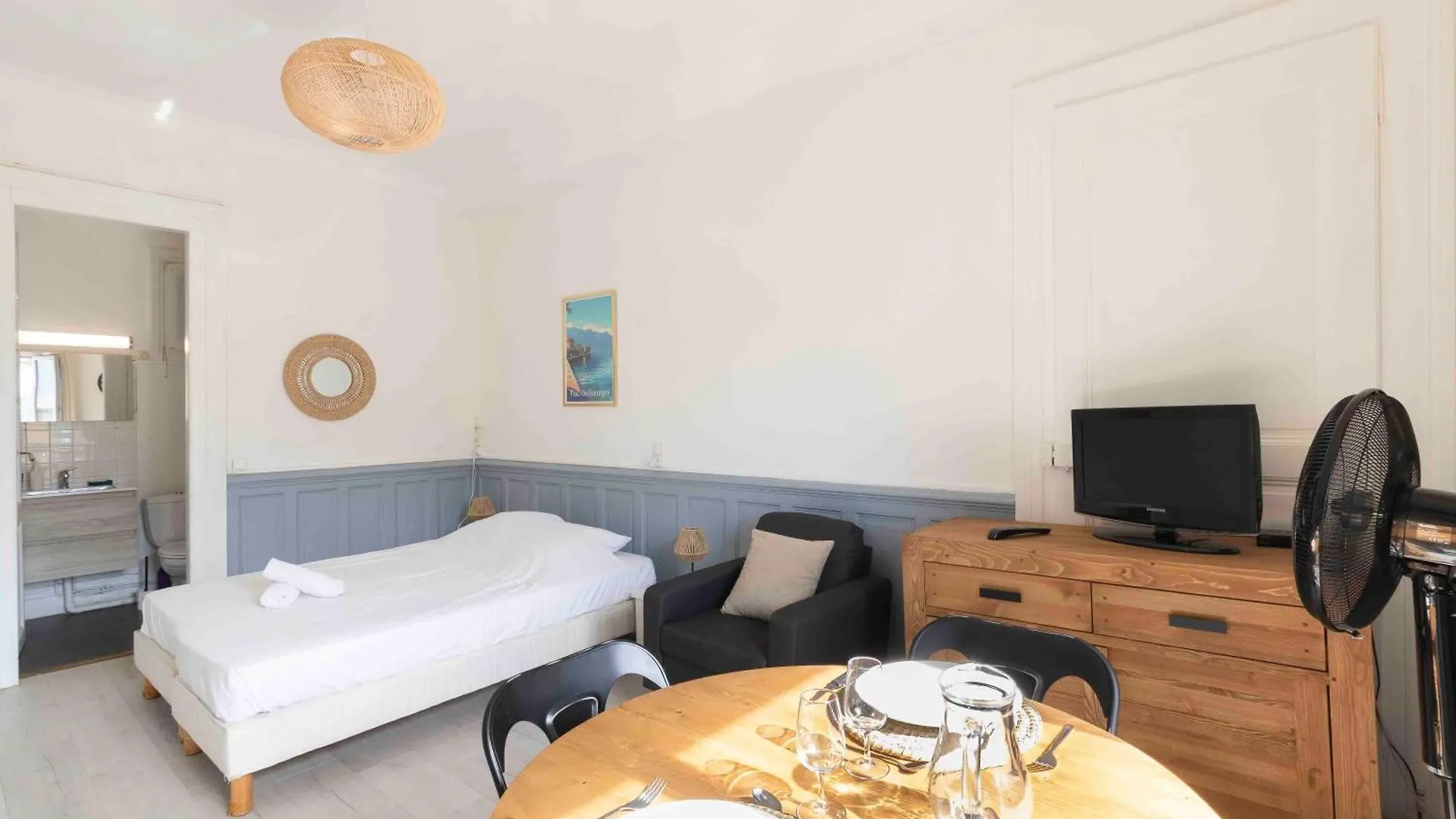Cabana & Studio Grand Hotel - Downtown Aix-les-Bains 0*,  France