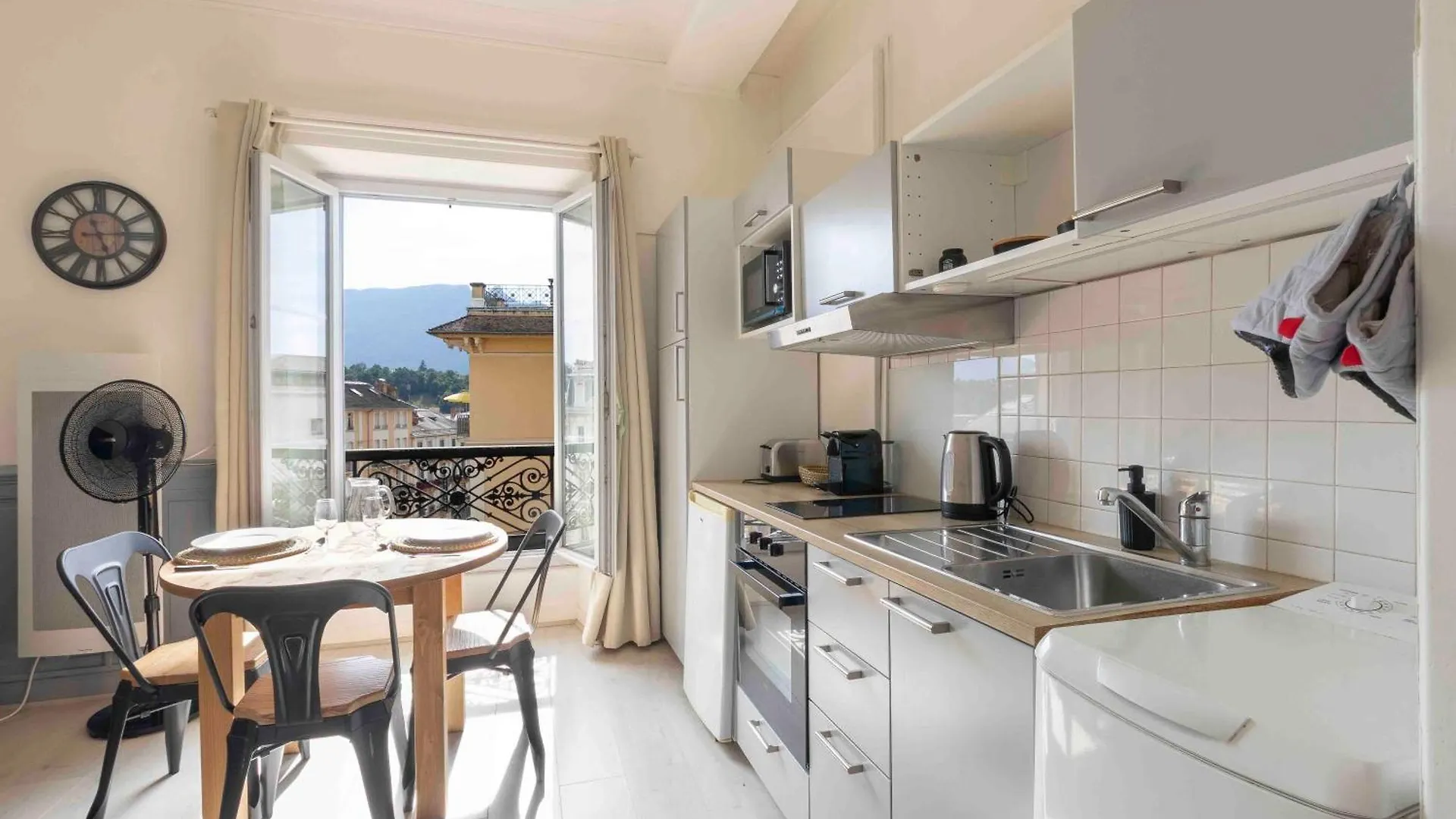 Cabana & Studio Grand Hotel - Downtown Aix-les-Bains