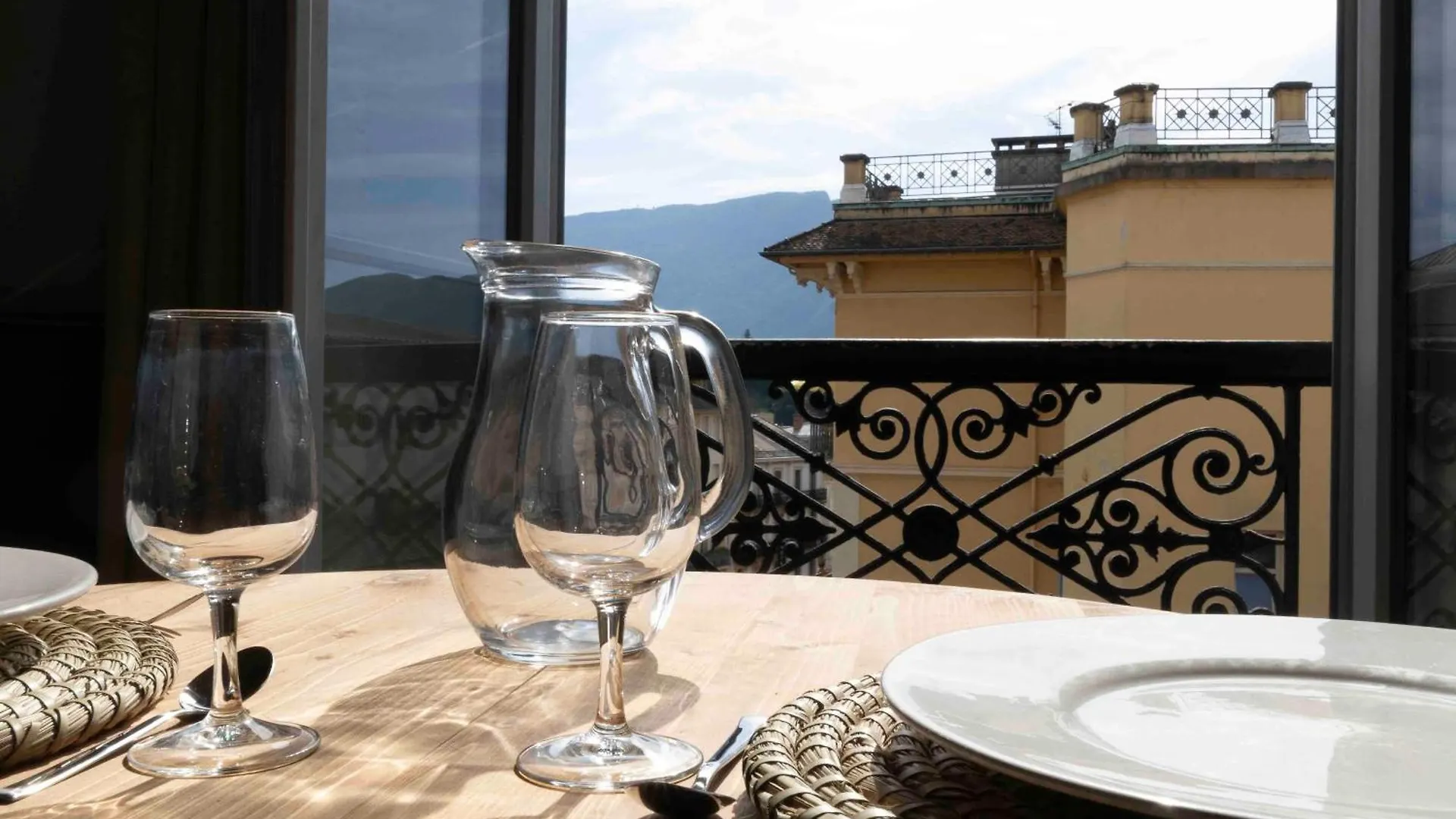 Cabana & Studio Grand Hotel - Downtown Aix-les-Bains 0*,