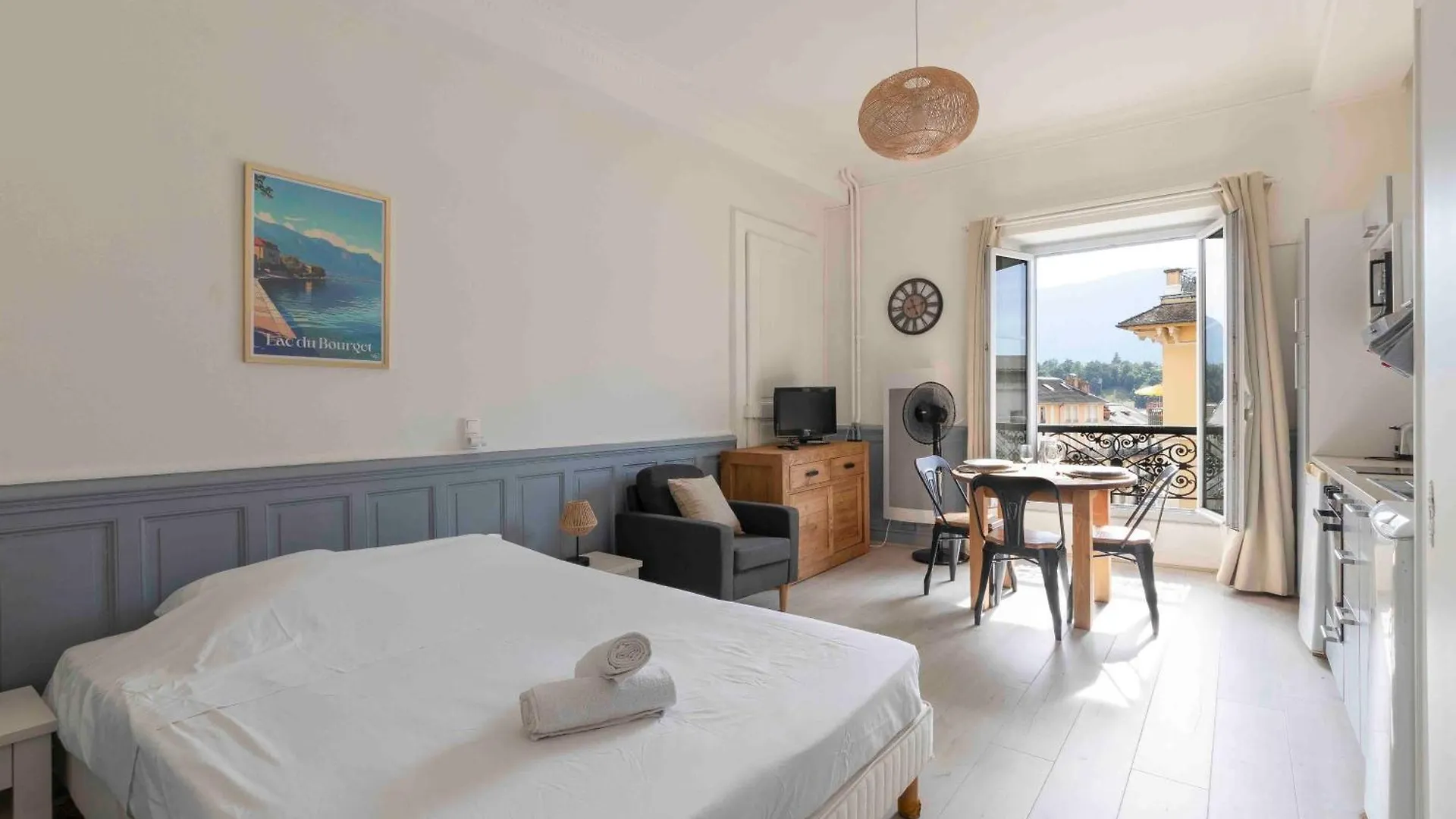 Cabana & Studio Grand Hotel - Downtown Aix-les-Bains