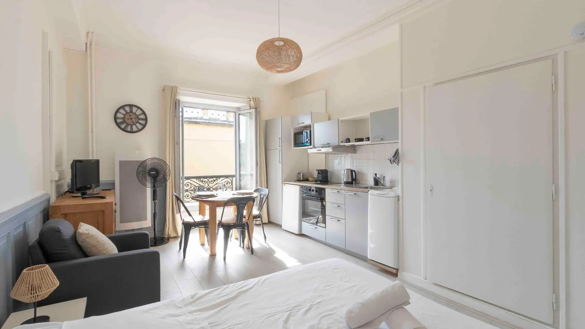 Cabana & Studio Grand Hotel - Downtown Aix-les-Bains 0*,  France